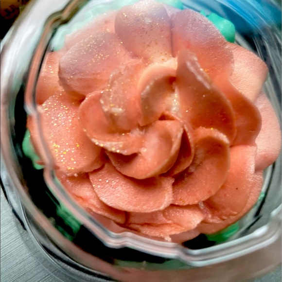 Meet your Posher, Lia - Picture 1 of 1